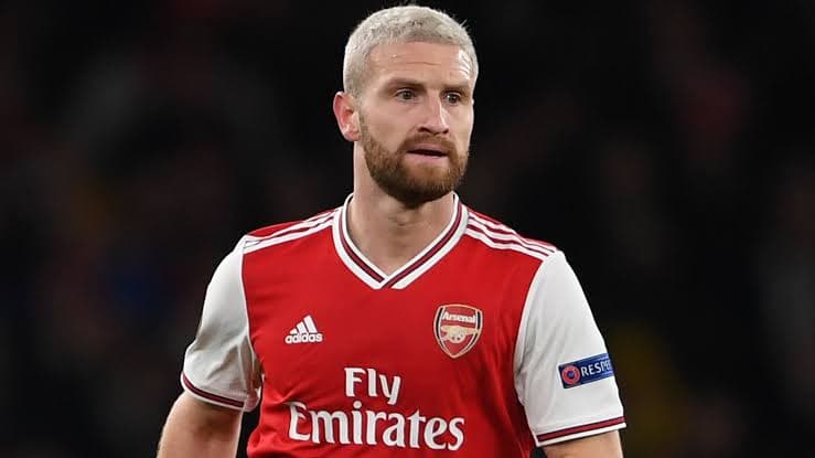Former Arsenal defender announces shock retirement and lands new job straight away