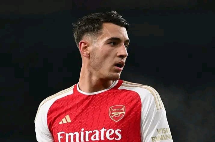 Arsenal may consider selling Jakub Kiwior this summer as they pursue Bologna’s Ricardo Calafiori.