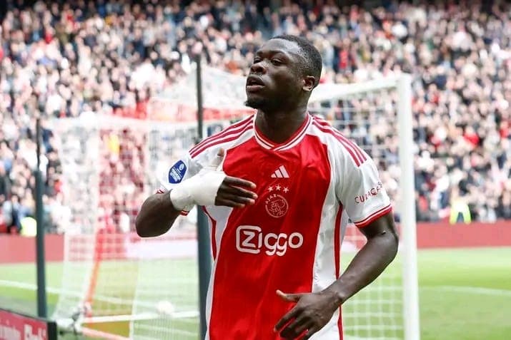Arsenal eye Brian Brobbey with Manchester United also link with the Ajax striker.