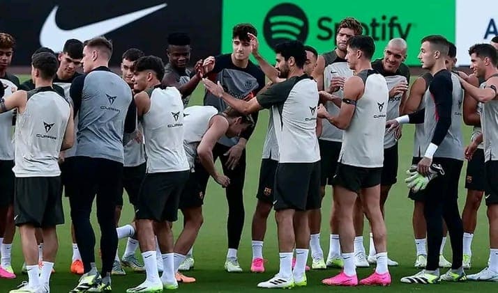 The Barcelona player, whom Arsenal had previously shown interest, now available for sale.