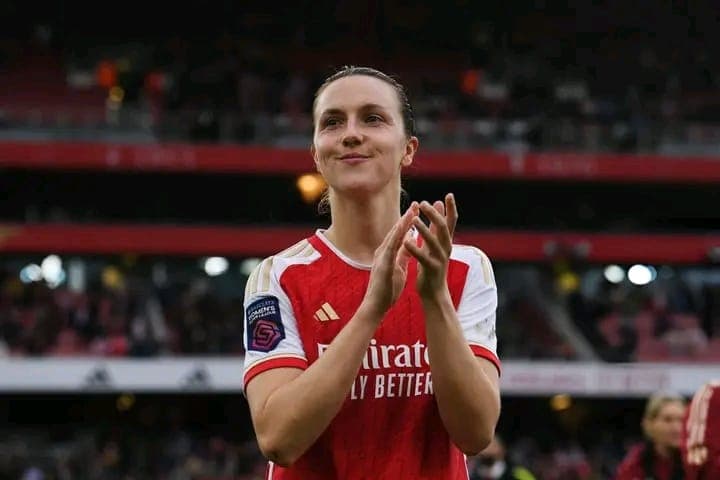 Lotte Wubben-Moy named in the PFA WSL Team of the Year.