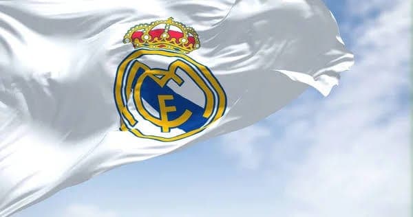 Real Madrid Eyeing Shock Swoop for Arsenal Defender.