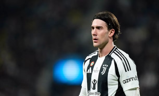 Arsenal’s first Vlahovic bid rejected by Juventus
