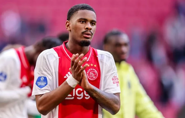 Chelsea leads Arsenal in race for Ajax’s Wonderkid