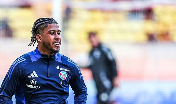 Andrey Santos Reaffirms Commitment to Chelsea Amid Arsenal Interest