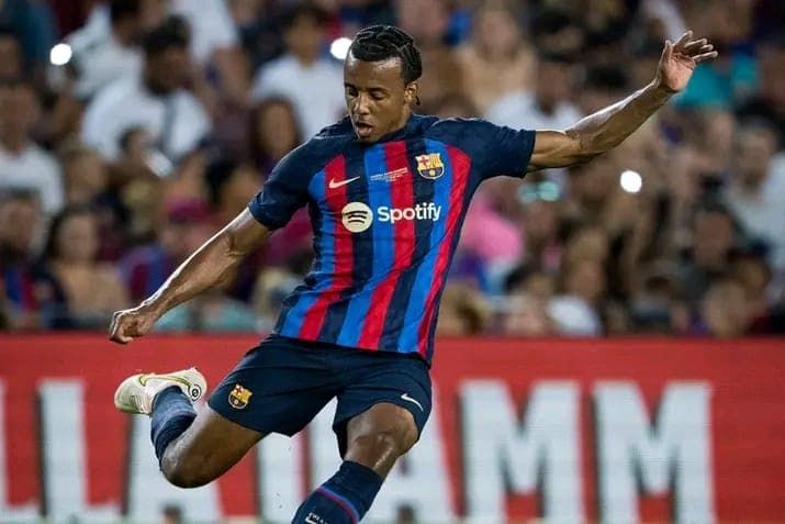 Arsenal has begun talks with European giant regarding the possible transfer of the French international.