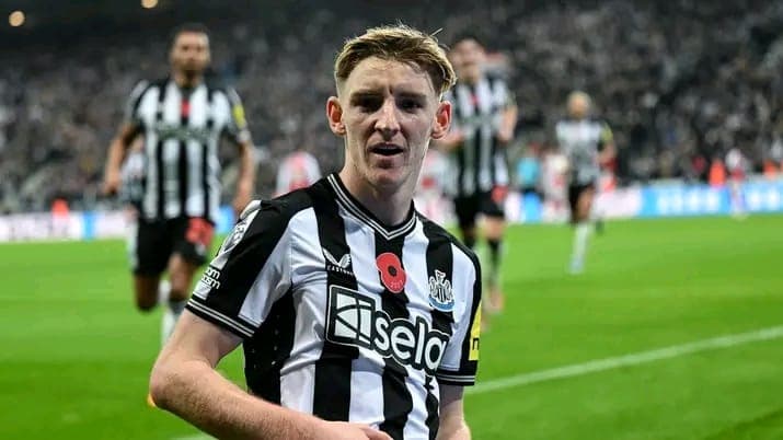 Arsenal Shows Interest in Anthony Gordon but the player set to stay.