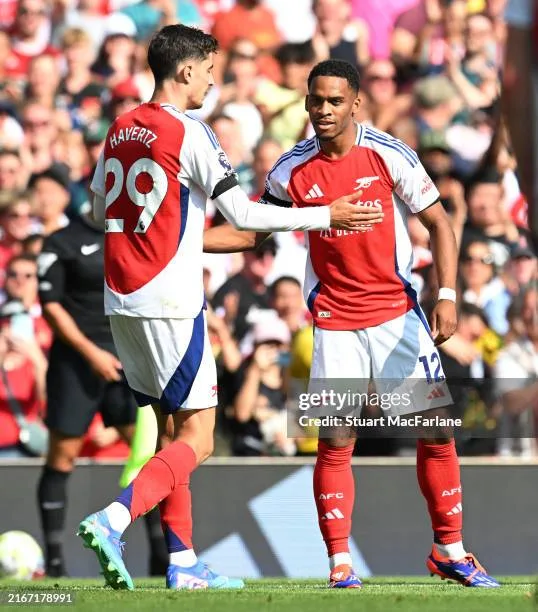 Arsenal duo set an incredible unwanted record against Manchester City. Gettyimages 2167178991 612x612 1