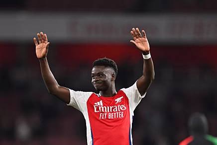 Wayne Rooney hails Bukayo Saka