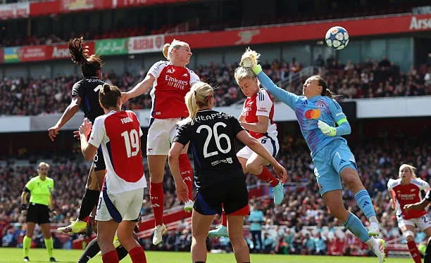 Arsenal Lyon Champions League